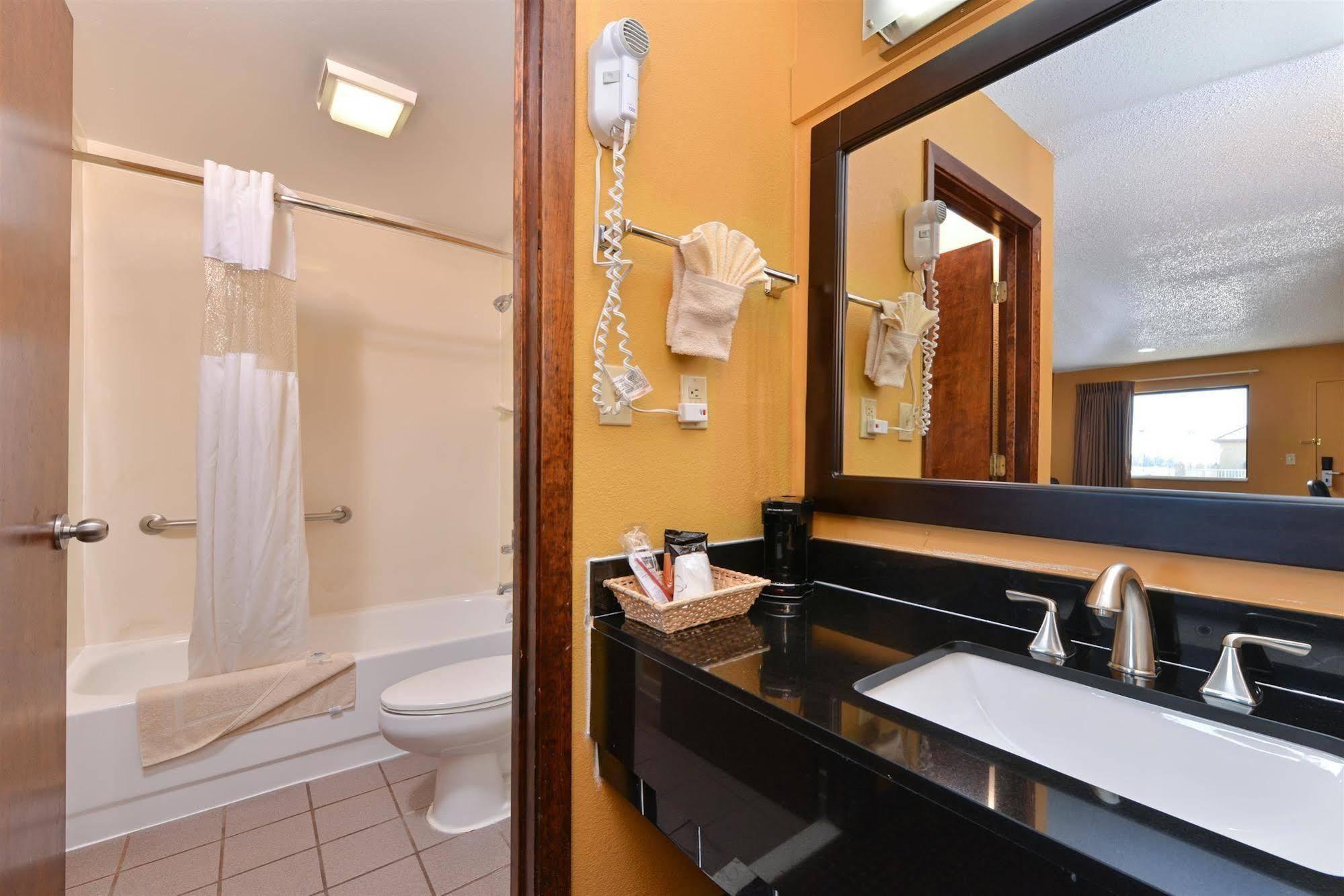 Americas Best Value Inn Byram Kültér fotó